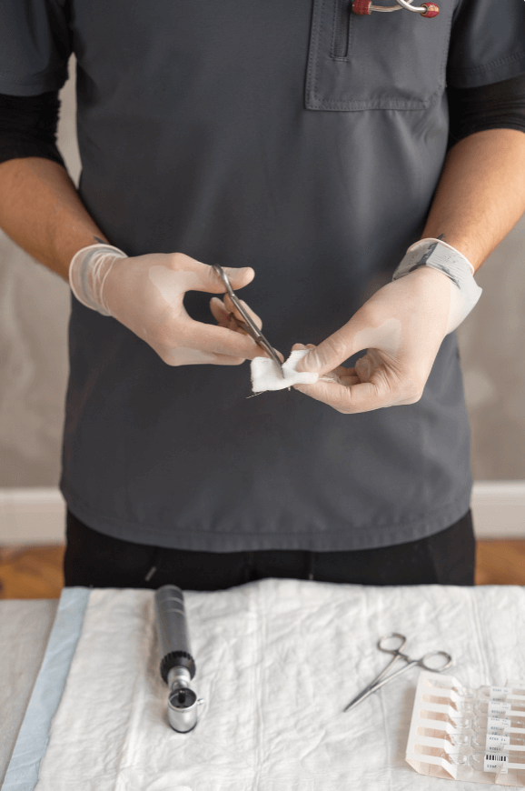 How to Use the NAR Emergency Trauma Dressing: Step-by-Step guidance during trauma care.