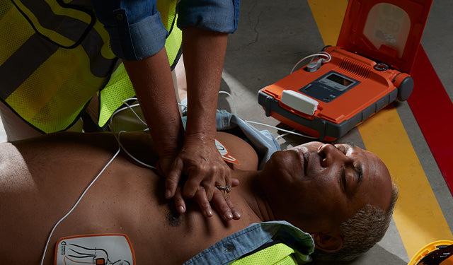 ZOLL Powerheart® G5 AED | Real-Time CPR Feedback & Dual Language Rescue Coach