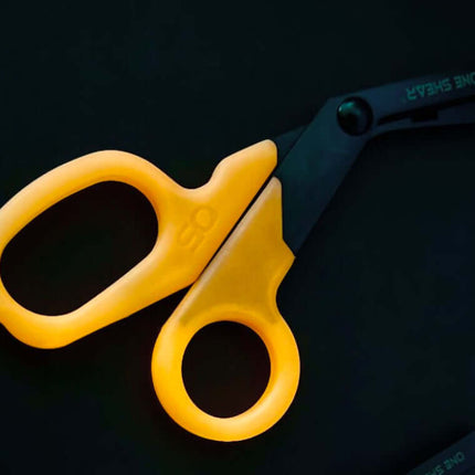PRO Extreme Rescue Edition Trauma Shears - The Ultimate Emergency Tool for EMT or Nurses (various colors) | ONE SHEAR®